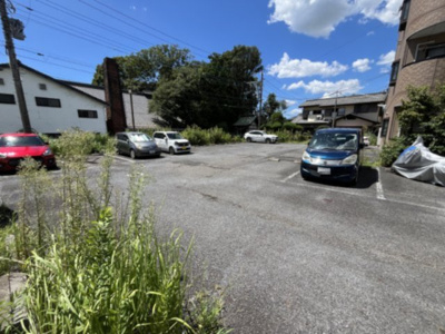【駐車場】 | OAK　ROYAL　Ⅰ番館 | 駐車場に車を止められます