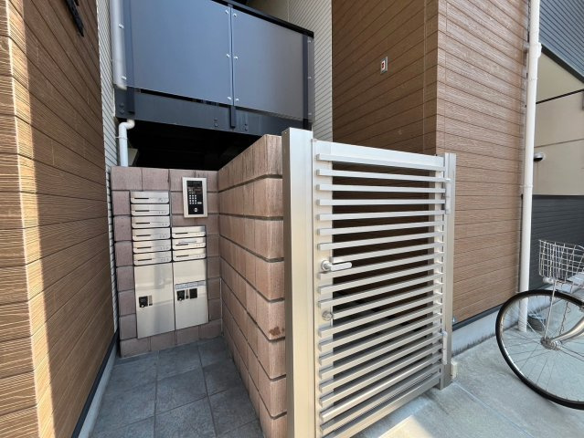 ALEGRIA寝屋川平池町のエントランス
