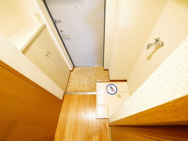 オーキッドあやめ池の玄関|収納もある玄関です