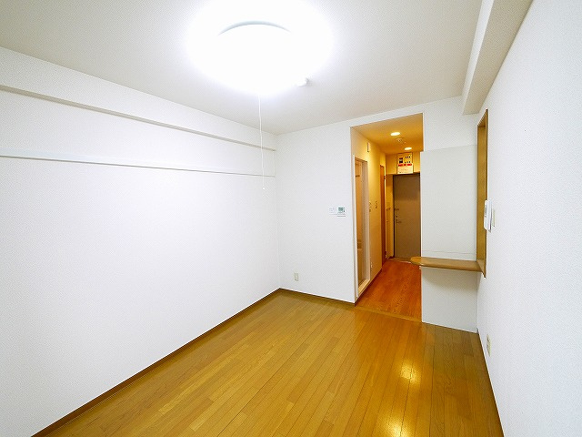 オーキッドあやめ池の寝室|使い勝手のいい洋室です