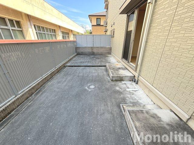 サニーヒルズ泉大津A棟の庭