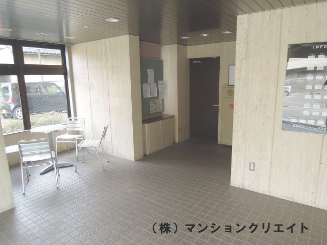 ダイアパレス西別院のエントランス