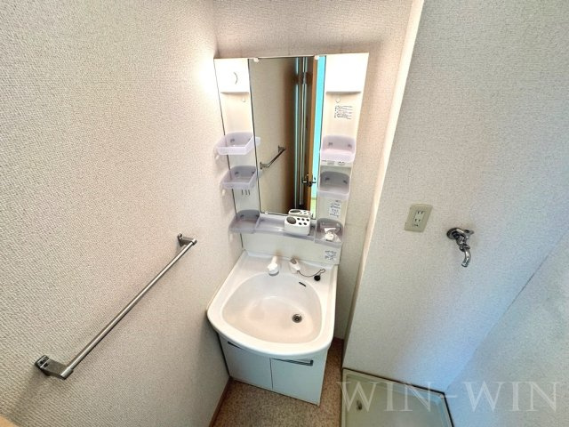 メゾン リヴェールの独立洗面台|イメージ（同建物内・同間取りの写真）