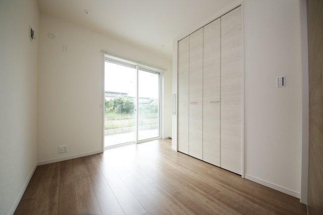 リーブルファイン新田町　2号棟の洋室