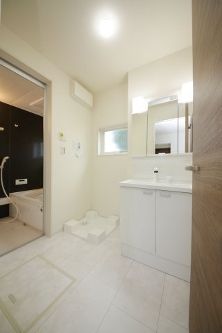 リーブルファイン新田町　2号棟の洗面所