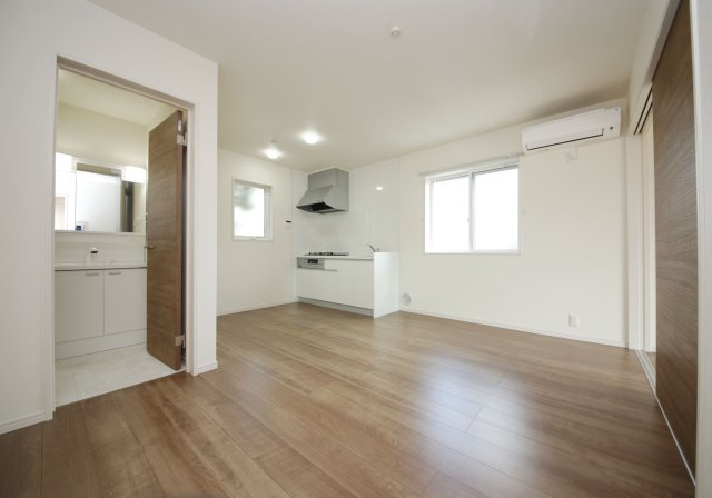 リーブルファイン新田町　2号棟の居間・リビング