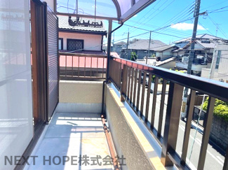 【バルコニー】 | 伊丹市平松３丁目中古テラスハウス | 陽当たり良好なバルコニーです温pうお洗濯物もスッキリ乾きますね(^^)