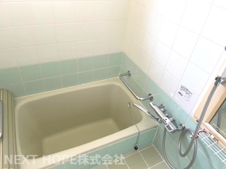 【浴室】 | 伊丹市平松３丁目中古テラスハウス | 浴室です♪掘り下げになっている浴槽なので入浴も楽です！！