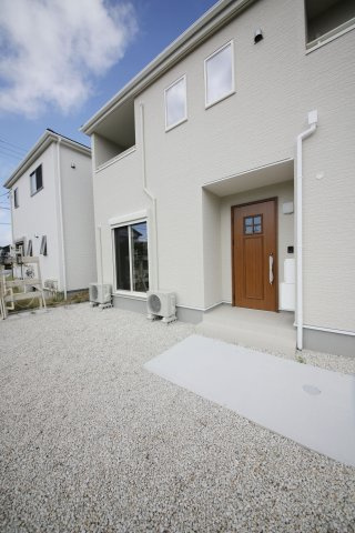 リーブルファイン新田町　2号棟のエントランス
