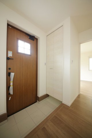 リーブルファイン新田町　2号棟の玄関