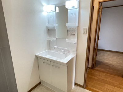 【洗面所】 | グッドヴィレッジ１番館 | スペースが確保できる洗面所です