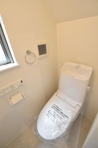 【トイレ】 | 【仲介手数料０円】松田町松田惣領　新築一戸建て | 【仲介手数料０円】松田町松田惣領　新築一戸建て