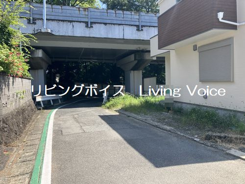 【仲介手数料０円】松田町松田惣領　新築一戸建ての前面道路含む現地写真|【仲介手数料０円】松田町松田惣領　新築一戸建て