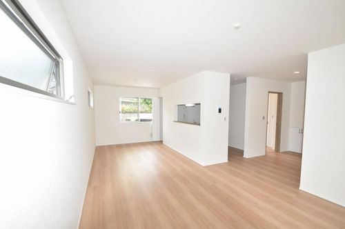 【居間・リビング】 | 【仲介手数料０円】松田町松田惣領　新築一戸建て | 【仲介手数料０円】松田町松田惣領　新築一戸建て