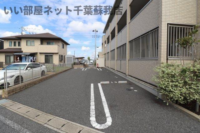 ベイリーフの駐車場|駐車スペースもあります