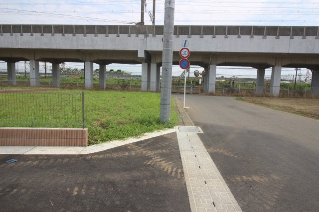 《分譲地》下野市小金井　全6区画の外観|南側公道を西から