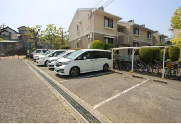 グリーンハイツ高倉Bの駐車場