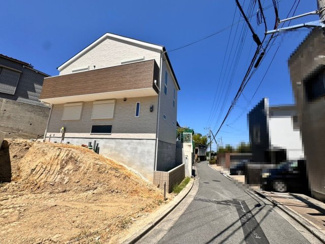 【外観】 | 【東向き日当たり良好】たっぷりの陽光に包まれる明るい住まいに気持ちも明るくなりますね♪