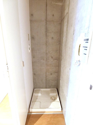【展望】 | COCKTAIL-D/カクテル-D | ※参考写真※キッチン横にある室内洗濯機置き場です♪室内に置けるので洗濯機が傷みにくい☆