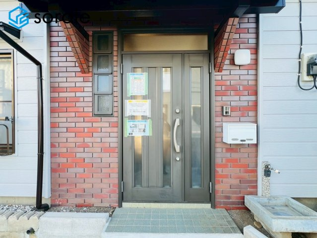 狭山市下広瀬　中古戸建の玄関|2月23日撮影