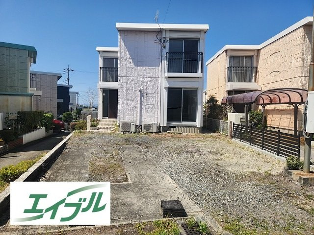 小牧市桃ケ丘1丁目　中古戸建の外観|2023年10月リフォーム済みの綺麗な物件です！
軽量鉄骨造。小中学校近く・公園・コンビニ・スーパー近く。