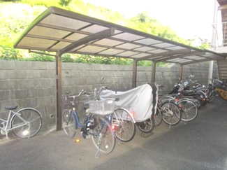 【駐車場】 | 屋根付きの駐輪場