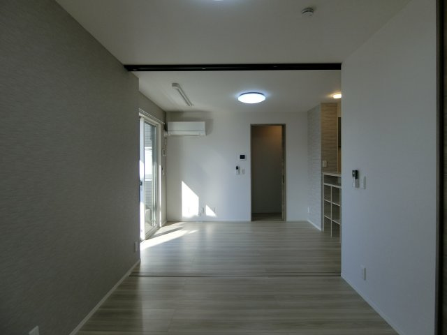 ロイヤルステージ観音寺新町の洋室