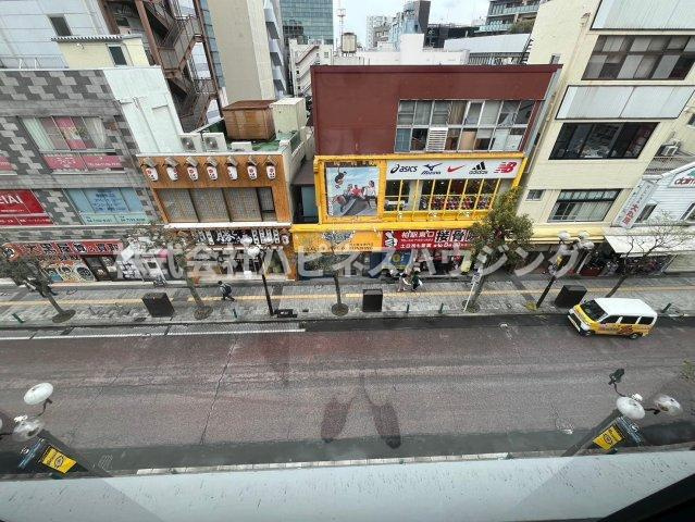 マルマンビルの周辺