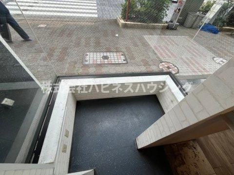 WAVE　BLDG.　MEGUROの内装|1階、目黒通り沿いのショーウィンドウ。視認性良好。目立ちますね。