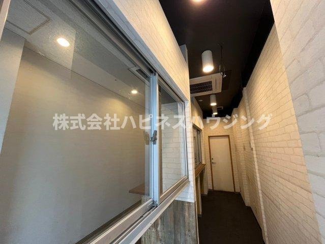 WAVE　BLDG.　MEGUROのバルコニー|1階、造作あり。