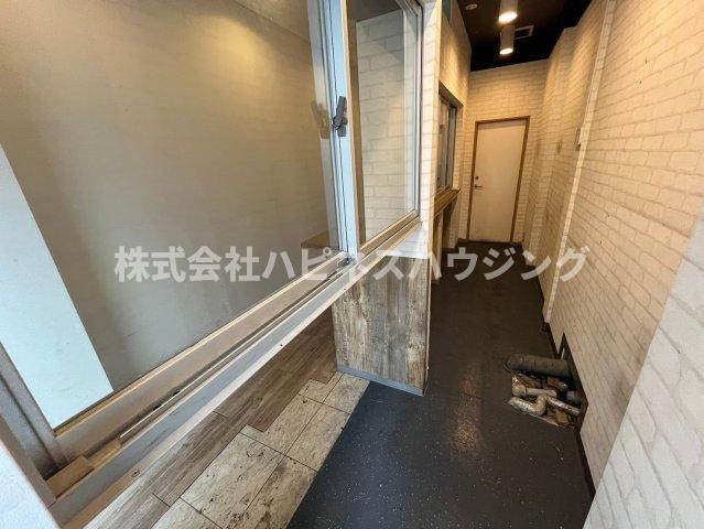 WAVE　BLDG.　MEGUROのバルコニー|1階、造作あり。