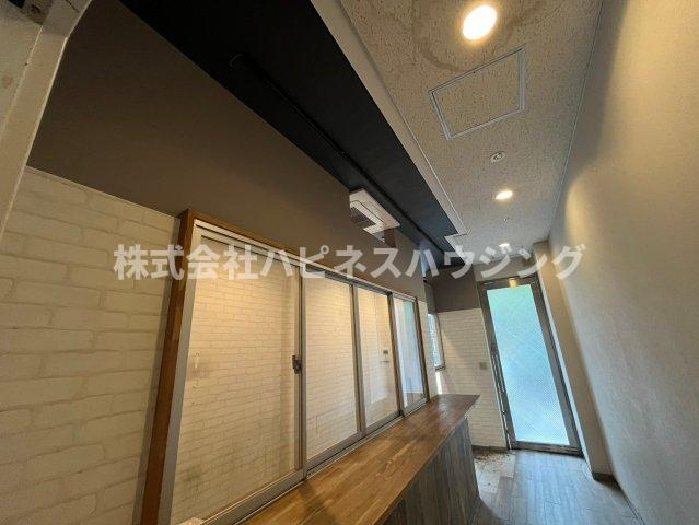 WAVE　BLDG.　MEGUROの内装|1階、造作あり。エアコンあり。