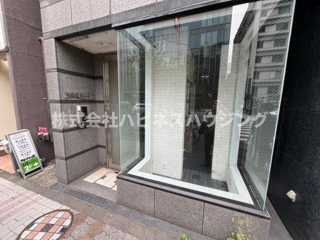 WAVE　BLDG.　MEGUROのその他共用部分|目立つ、目黒通り沿いのショーウィンドウ。
