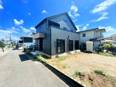 【外観】 | ◇◆緑区北八朔町　新築戸建て◆◇ | ◆堂々たる趣ながら、主張し過ぎずどこか余裕を感じさせるシャープなフォルムで佇む邸宅は、晴天の空と照らし合わせる事で、本来あるべき完成形の姿を見せてくれます。