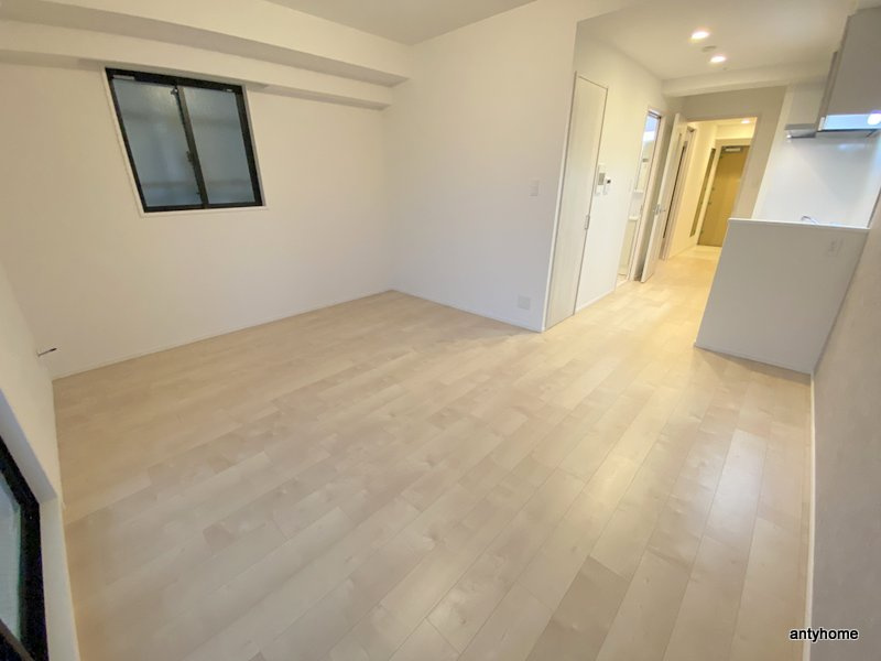 スプランディッドVIII　仲介手数料無料の居間・リビング