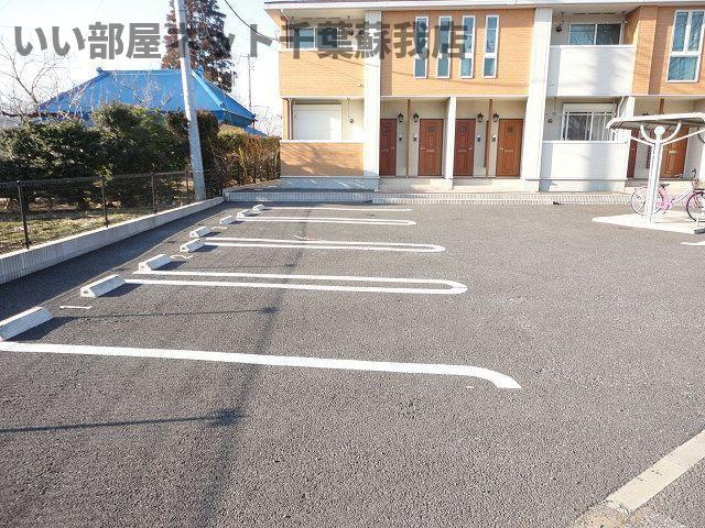 チェリーガーデンＡの駐車場|カースペースがあります