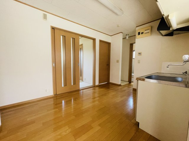 峯アパートの居間・リビング