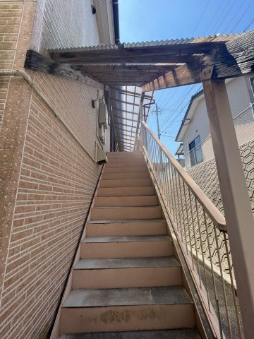 峯アパートのバルコニー