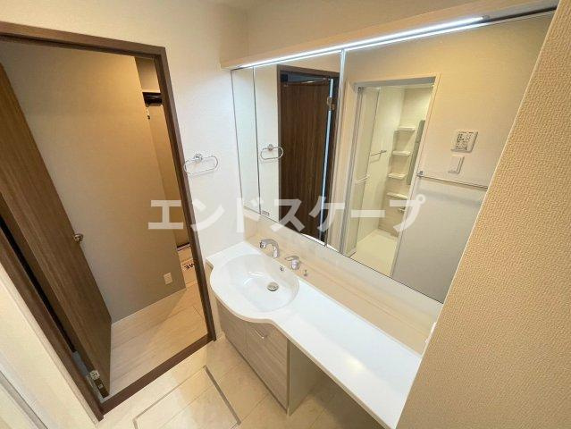ラルジュ飯塚の洗面所|高崎、前橋、伊勢崎エリアのお部屋探しはエンドスケープまで！お客様の理想お聞かせ下さい♪