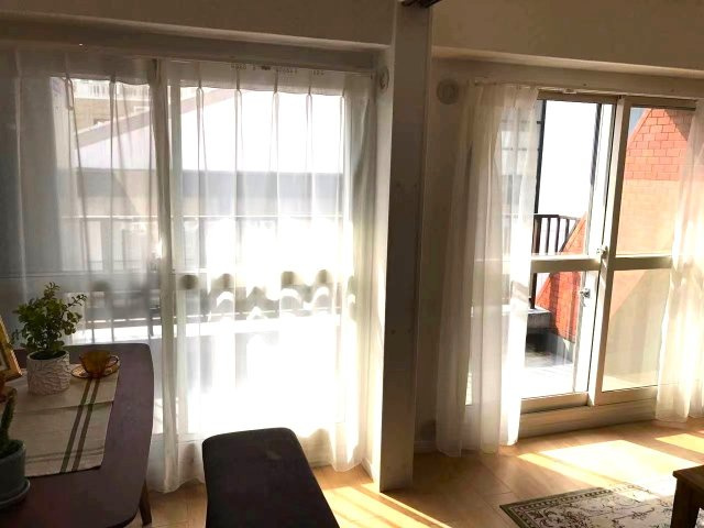 サカエ池袋マンションの居間・リビング|8階建6階部分南西角住戸 全室フローリング新規張替