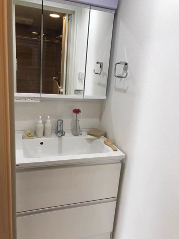 サカエ池袋マンションの独立洗面台|洗面化粧台新規交換