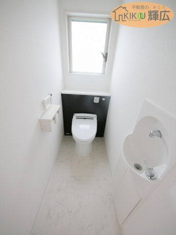 高砂市北浜町牛谷　中古戸建のトイレ