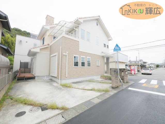 【外観】 | 高砂市北浜町牛谷　中古戸建 | 駐車スペース2台です。