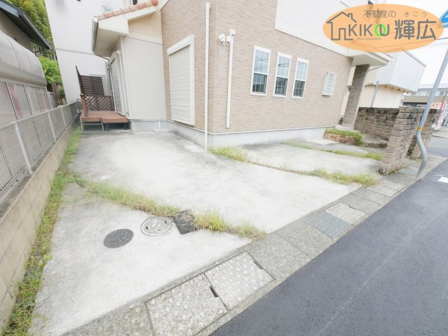 高砂市北浜町牛谷　中古戸建の駐車場