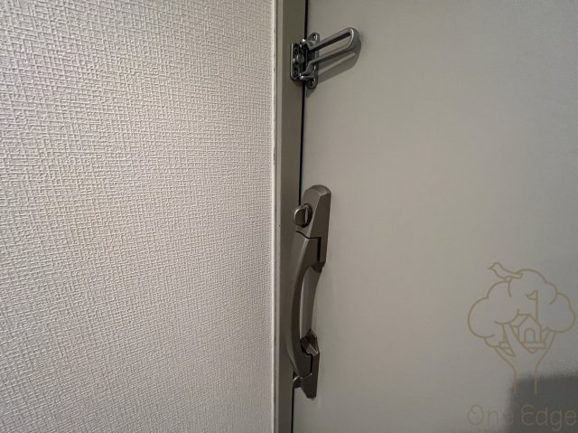 ノス・ダルジョンの玄関