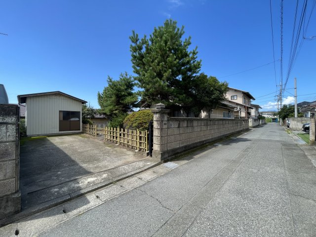 【中古戸建】前橋市上細井町の前面道路含む現地写真