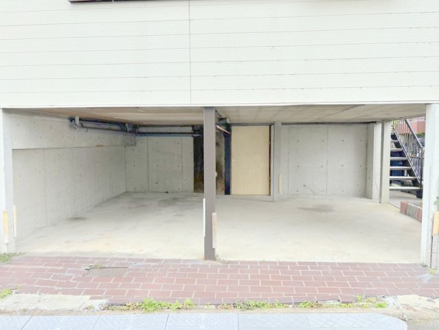 古市町戸建の駐車場