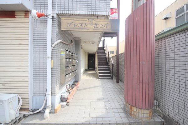 ブレスト北之庄Ⅴのエントランス