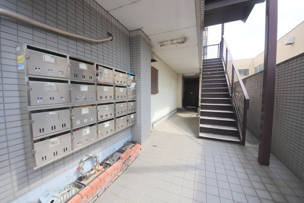 ブレスト北之庄Ⅴのエントランス