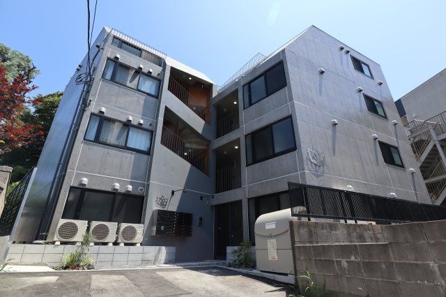 アルブスト・ヒルズ